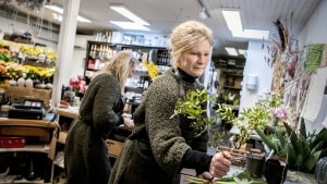 Tørring Blomster ved Mette Fisker Hougaard er blandt de syv finalister til  Detailprisen 2021. Mette er 46 år og startede som fejepige i butikken som 13-årig. Som 23-årig overtog hun butikken, som hun således har drevet i 23 år. Foto: Morten Pape