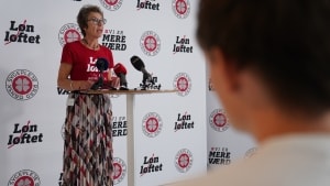 Dansk Sygeplejeråds formand, Grete Christensen, præsenterer resultatet og svarer på spørgsmål på et pressemøde om resultatet af urafstemning om Forligsinstitutionens mæglingsforslag til en aftale for sygeplejersker og radiografer i forbindelse med OK2 i Kvæsthuset i København mandag. Foto: Emil Helms/Ritzau Scanpix