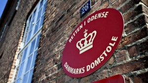 Fem unge mænd er tiltalt i nævningesagen i Retten i Odense, der starter torsdag. Arkivfoto: Michael Bager