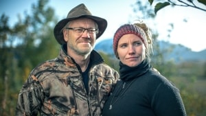 Aslak og Rikke, far og datter, er fra Brørup ved Vejen. Han er nu ene hane i overlevelseskurven. Foto: DR