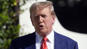 - Hvis han har løjet, må vi træffe passende foranstaltninger, siger Trump om sag, hvor det skal undersøges om prins Harrys visumansøgning indeholder oplysninger om prinsens tidligere indtag af ulovlige stoffer. Foto: Wilfredo Lee/Ritzau Scanpix