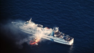 Scandinavian Star brændte natten til 7. april 1990. Få uger for inden havde færgen fået dumpekarakter af Erik J. Stein, der inspicerede skibet på vegne af forsikringsselskabet Skuld. Arkivfoto:Joakim Roos/ Pressens Bild/AFP.