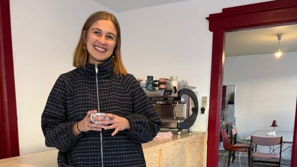 Marie vil sælge ud af sine skatte: Åbner kombineret vintageunivers- og kaffebar i Aarhus