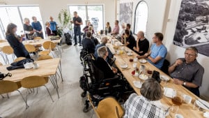 Viborg Handicapråd overrakte onsdag årets tilgængelighedspris til Mønsted Kalkgruber. Foto: Morten Dueholm