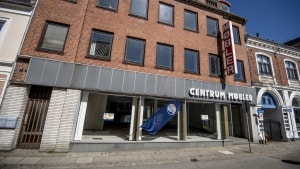 Centrum Møbler, som bygningen så ud, da Kaj og Kirsten Nygaard købte den tilbage i 2020. Arkivfoto: Morten Stricker