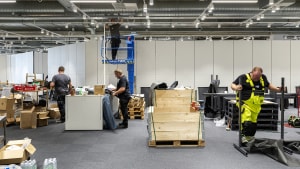 Power bruger sædvanligvis et par måneder på at indrette elektronikvarehus i overtagede lokaler, men i Horsens klarer håndværkerne opgaven på en god måneds tid, så butikken kan byde kunderne ind fra 20. november. Foto: Mads Dalegaard