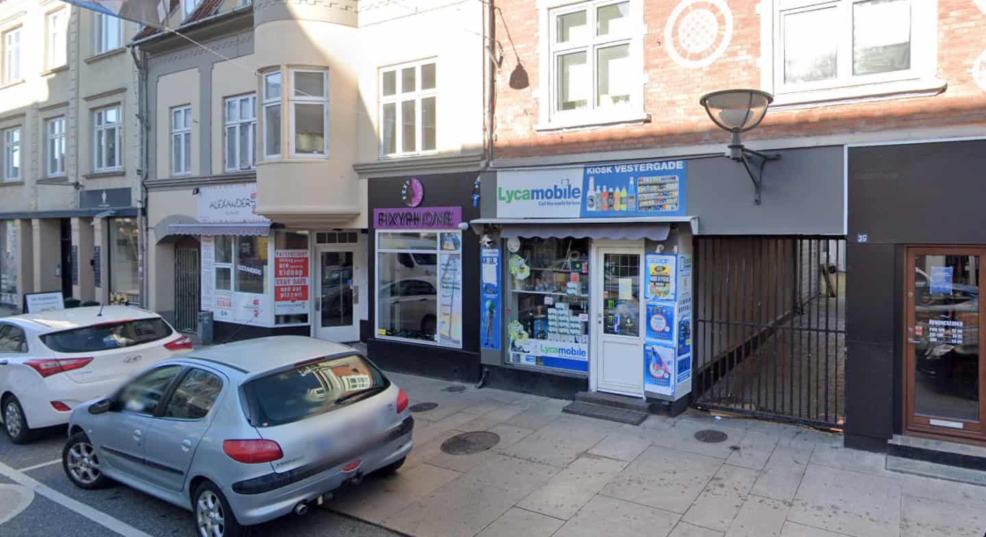 Politiet fandt ulovlige puff-bars, snus og cigaretter i kiosk i midtbyen:  Men kioskmand ngter at have haft kontrol i butikken | vafo.dk