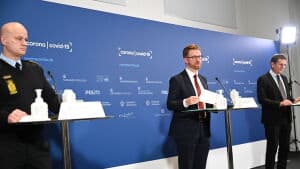 Transportminister Benny Engelbrecht, administrerende direktør i DSB, Flemming Jensen og chefpolitiinspektør i Rigspolitiet, Peter Ekebjærg holder pressebriefing om de nye restriktioner på transportområdet søndag den 19. december 2021.
