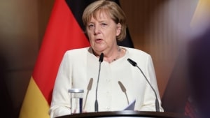 Angela Merkel dryssede i sin sidste genforeningstale som forbundskansler salt i et åbent tysk sår. Foto: Ritzau-Scanpix