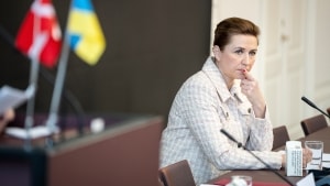 Statsminister Mette Frederiksen (S) under debatmøde om situationen i Ukraine to år efter Ruslands invasion. Foto: Mads Claus Rasmussen/Ritzau Scanpix