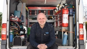 Ronny Clausen fra Fredericia har været køletekniker i 30 år og rejst rundt i verden med faget. Nu har han valgt at etablere sit eget firma, Køleteknikeren ApS. Foto: Peter Friis Autzen