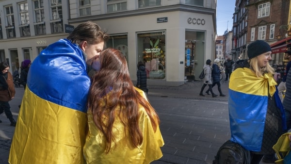 stores that sell ecco shoes