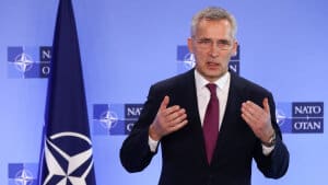 Nato fordømmer Ruslands angreb på Europas største atomkraftværk, men Nato er grundlæggende en forsvarsalliance, og derfor er der ikke udsigt til, at Nato griber direkte ind i krigen i Ukraine. Foto: Yves Herman/Reuters