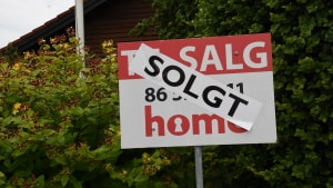 I Skanderborg er hussalget mere end fordoblet i løbet af seks år. I år blev der i første halvår solgt 371 huse. Det her er lige blevet solgt på Poppelvej. Foto: Ole Christensen.