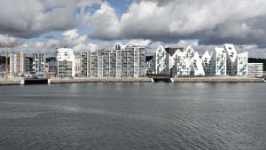 Der er i øjeblikket 164 tomme lejligheder i byggeriet på Havneholmen i Aarhus Ø. Foto: Henning Bagger