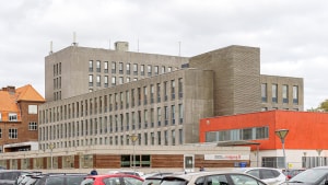 Fredericia Sundhedshus skal efter regeringens oplæg tilføjes funktioner som nærhospital. Det vil blandt andet betyde, at der vil kunne tilbydes røntgenundersøgelser lokalt. Foto: Mads Dalegaard