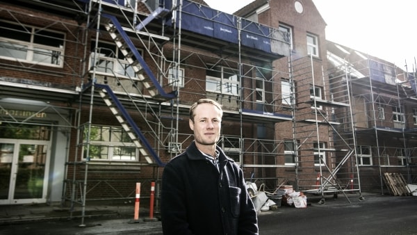 Omfattende Bo Gundtoft central bygning til 10 lejligheder og to erhvervslokaler | vafo.dk