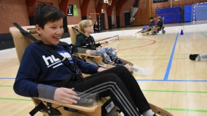 Elhockey i Gårslevhallen tiltrækker deltagere fra en stor del af Jylland, fortæller Tage Schmidt. Arkivfoto: Jørgen Flindt