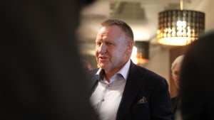 Lars Storgaard overtog i går borgmesterkæden fra Nils Borring. Foto: Jesper Rehmeier
