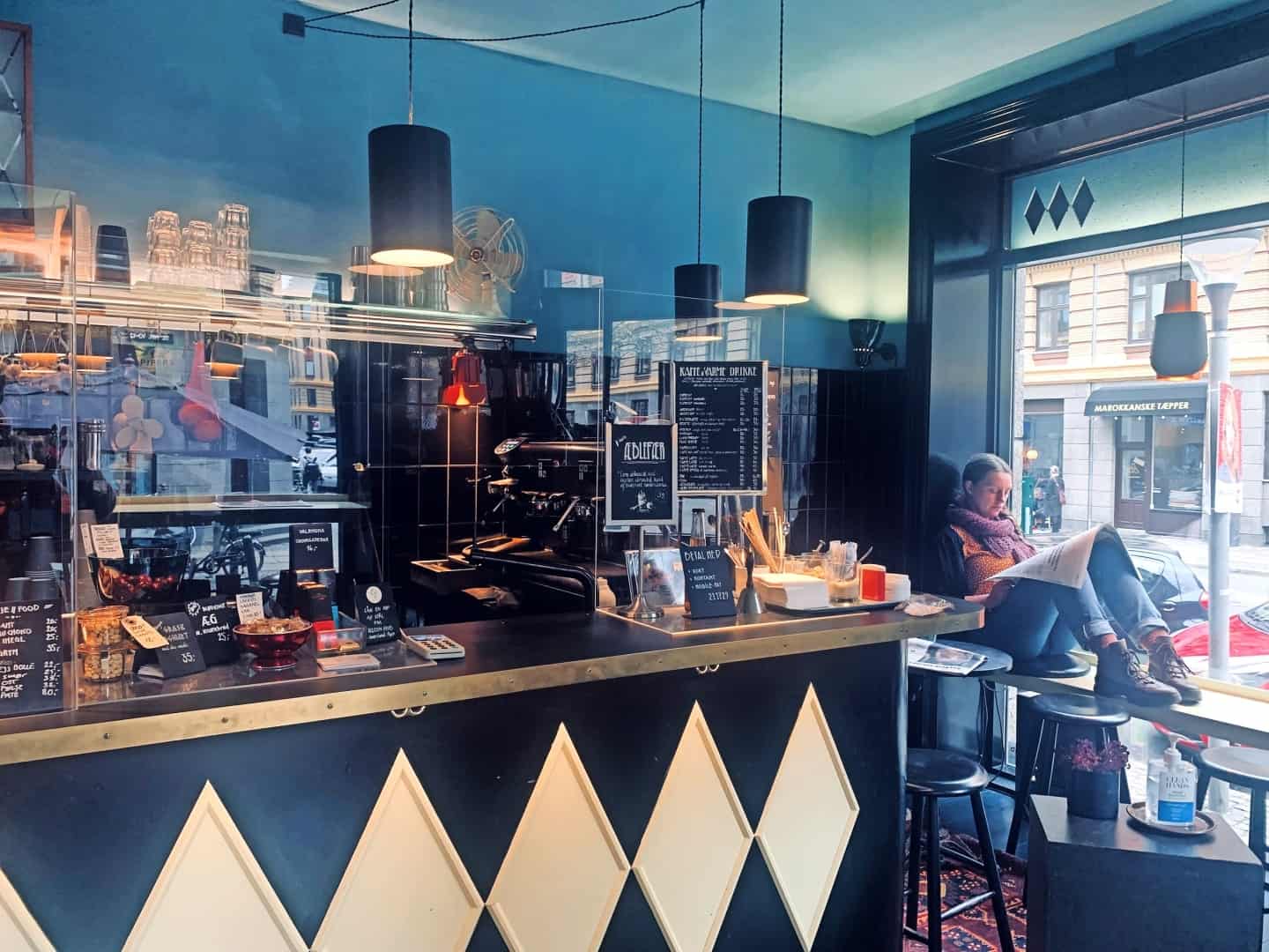 Kaffebar sælger særlige vinyler og serverer kaffe, ikke kan få steder | kobenhavnliv.dk