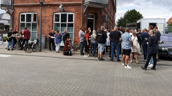 Værtshus holder åbent trods brand: - Lad os hjælpe hinanden og få rystet lillemanden