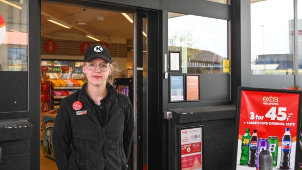 - Vi får dødstrusler: Fuld polak gik amok på Circle K