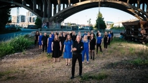 Vocal Line har alle årene haft korleder Jens Johansen i front. 4. september kan koret fejre 30 års jubilæum. Foto: Jonas Normann