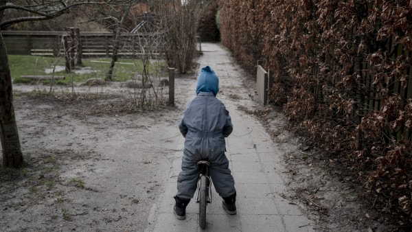 Se tallene: Så mange voksen-timer mangler der på dit barns ...