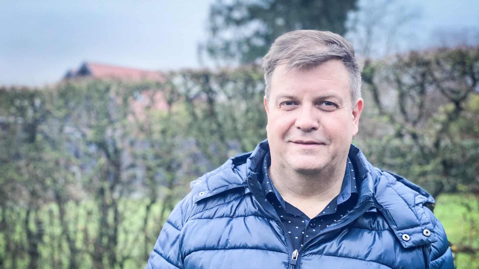Claus har omkring 700 militæruniformer i sin kæder: - Problemet er, at ...