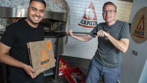 Younes Deaibes og Anders Grønborg  har planer om at ekspandere med deres pizza koncept ild.pizza til hele landet. Foto: Axel Schütt