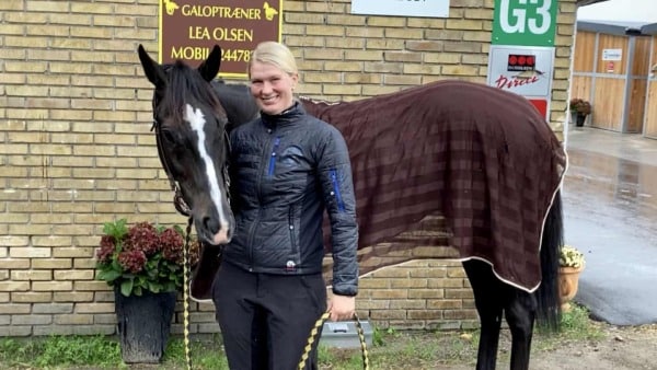 Farligt raserianfald midt på ridebanen: Derfor er Karin Sallings stjernetræner politianmeldt