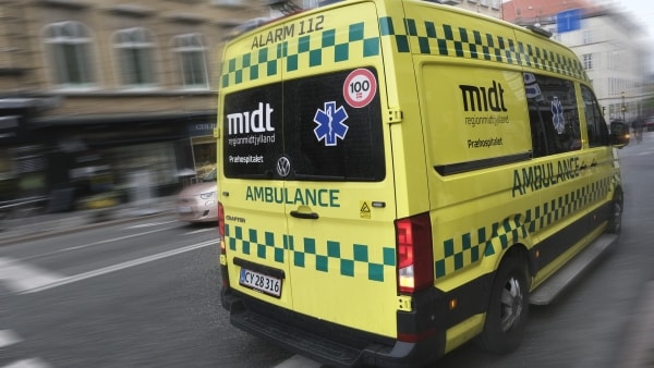 Tre personer i knallertulykke: 15-årig er kommet alvorligt til skade