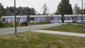 Fire letbanestationer i Syddjurs Kommune er hårdt ramt af hærværk. Syddjurs Kommune har anmeldt det til politiet, indført overvågning og overvejer, om der kan gøres mere for at forhindre hærværket. Foto: Kim Haugaard
