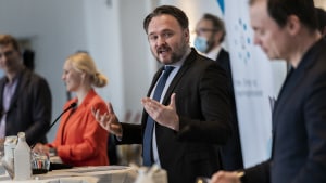 Klimaminister Dan Jørgensen havde et bredt flertal i Folketinget bag sig, da han i februar præsenterede aftalen om en rekorddyr energiø i Nordsøen. Arkivfoto: Martin Sylvest/Ritzau Scanpix 