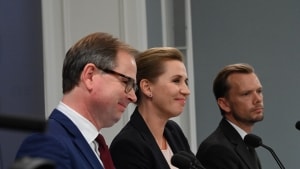 Finansminister Nicolai Wammen, statsminister Mette Frederiksen og beskæftigelsesminister Peter Hummelgaard har tirsdag præsenteret reformpakken 