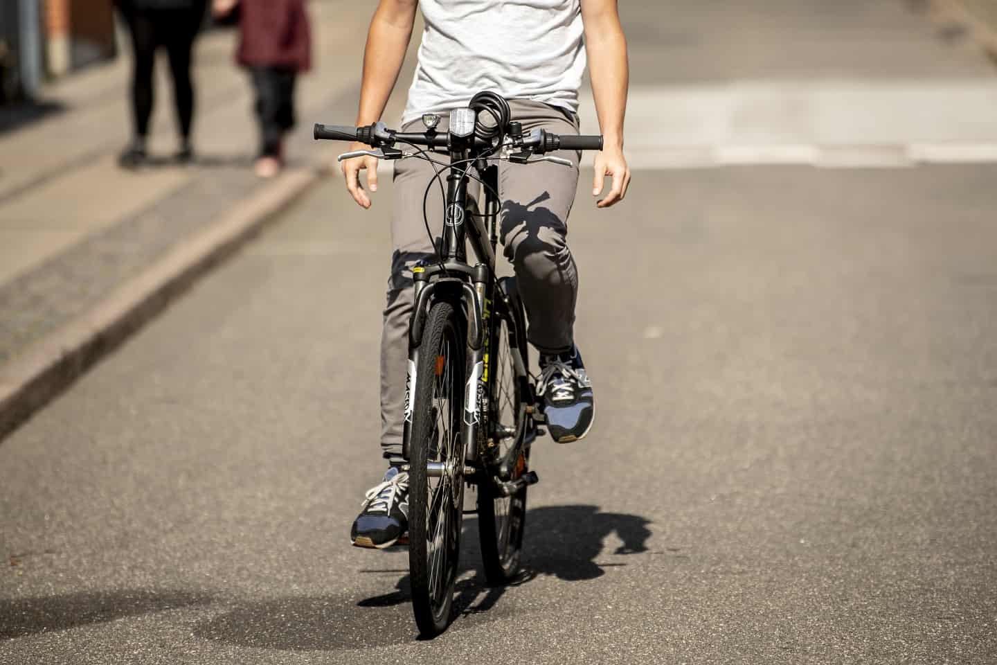 Kan man få en fartbøde på cykel - og må du køre med en trappestige? Her er for cyklisterne | hsfo.dk