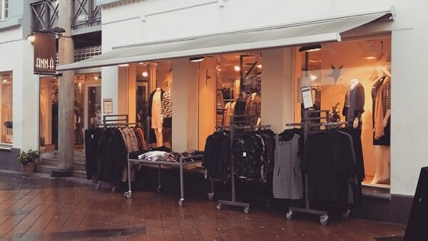 Efter 17 år: Tøjbutik Jernbanegade lukker |
