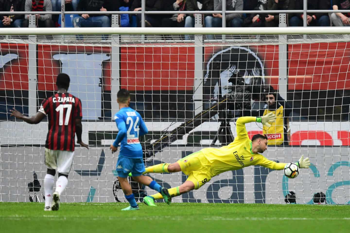 Milan-målmand et point mod Napoli rekordkamp frdb.dk