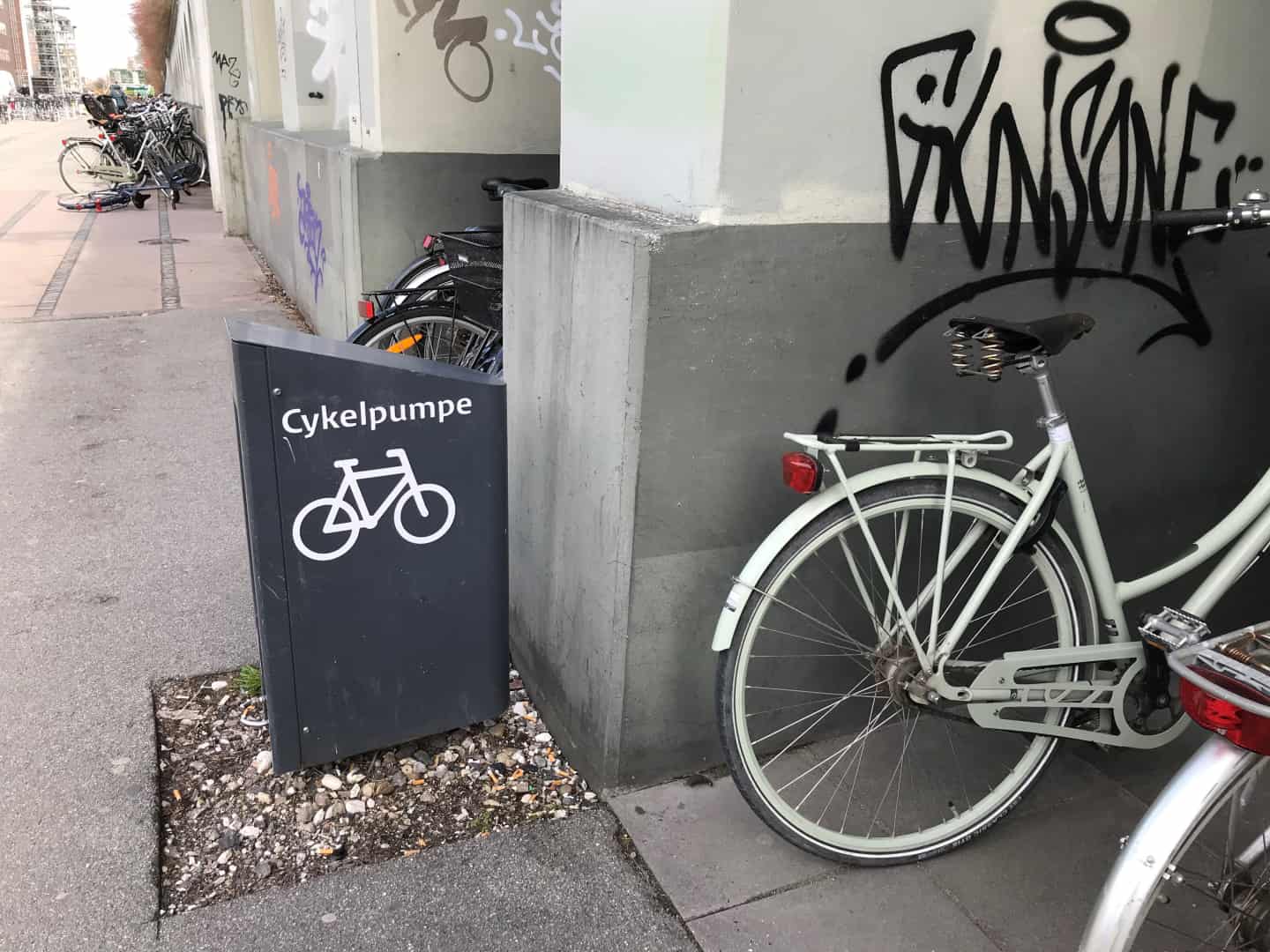 undrer sig: Folk bruger sjældent de gratis cykelpumper | ugeavisen.dk