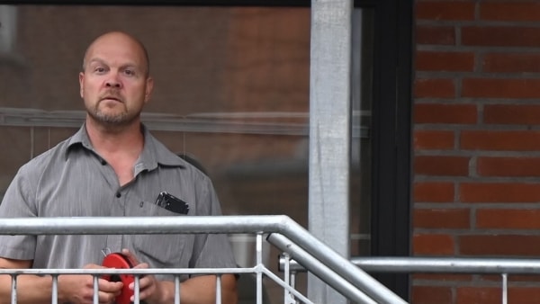 Efter en lang række politianmeldelser: Omstridt bygherre er kommet til penge