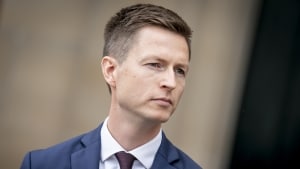 Uddannelses- og forskningsminister Jesper Petersen (S) er meget positiv over, at otte uddannelsesinstitutioner har søgt om oprettelse af nye uddannelser uden for de fire største byer. I alt skal 21 nye videregående uddannelser oprettes uden for storbyerne de kommende år. Foto: Mads Claus Rasmussen/Ritzau Scanpix