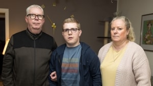 Phillips forældre, Michael M. Jensen og Pia Lidholm, føler ikke, at kommunen har levet op til deres ansvar og passet på deres søn og de andre børn, som var i aflastning på en af kommunens institutioner, da krænkelserne fandt sted. Foto: Byrd/Jacob Crawfurd