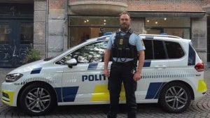 Nærbetjentene er tilbage på Blågårds Plads efter brutalt knivstikkeri natten til den 31. juli. Foto: Københavns Politi
