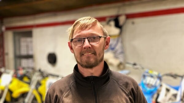 Nicklas fandt håb i støv og motorlarm: - Uden klubben var jeg ikke her i dag