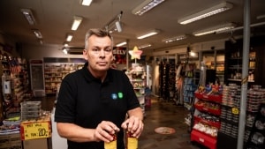 Stigende elpriser rammer rigtig mange i øjeblikket, men for små købmandsbutikker som Søren Gjørtz' Falkevejs Nærbutik rammer stigningerne ekstra hårdt. Foto: Morten Pedersen