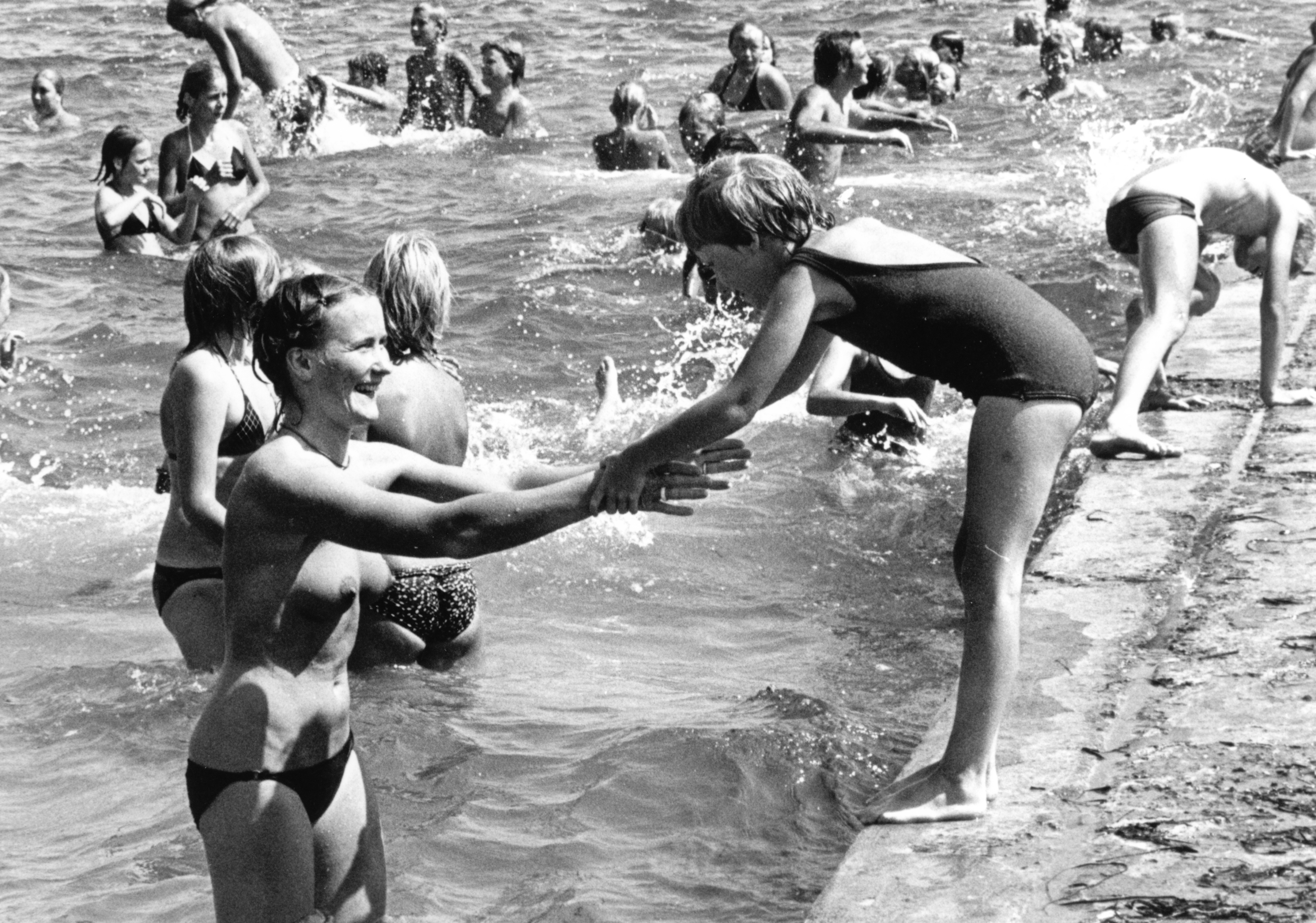Det var ikke altid en ubetinget behagelig oplevelse at bade fra de fredericianske strande i 80